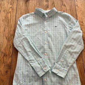 Vineyard Vines long sleeve button up size M boys